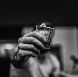 Quel salaire pour un prêt de 100.000 sur 25 ans ?